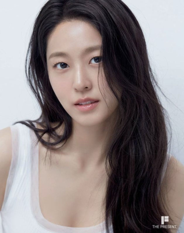  김설현, 안효섭·신세경 한솥밥 더프레젠트컴퍼니 전속계약 체결