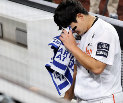 한화 <b>김서현</b>, 역전승 직후 뜨거운 <b>눈물</b>
