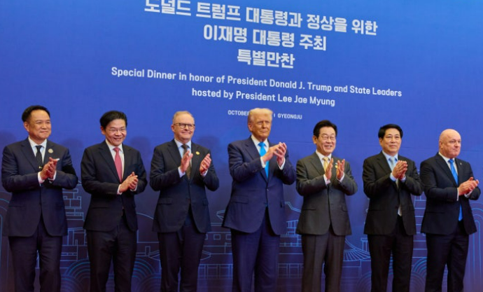 <b>트럼프</b> 한국의 <b>핵잠수함 승인</b> ..미영 빼고 세계 최초