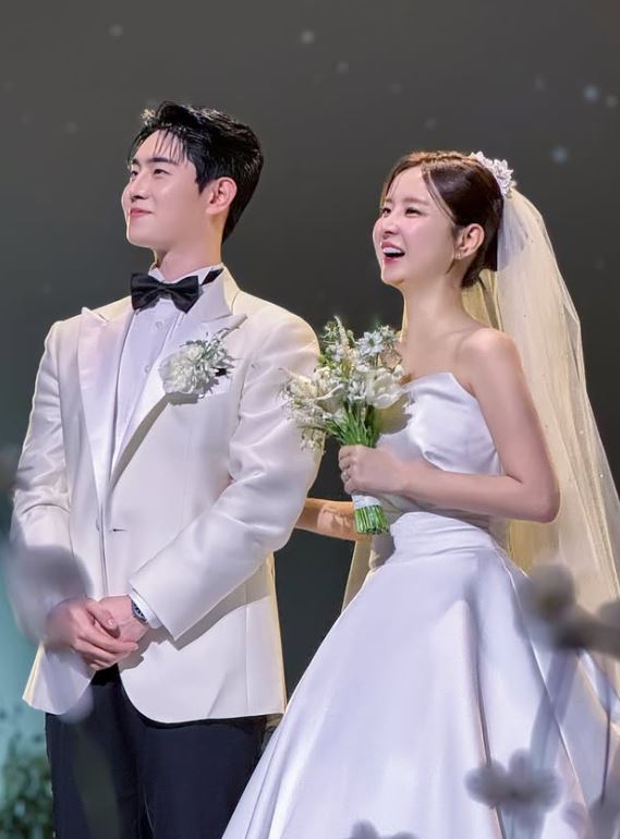 <b>은가은</b>·<b>박현호</b>, ‘<b>엠오엠엔터테인먼트</b>’에서 가족 같은 새... 