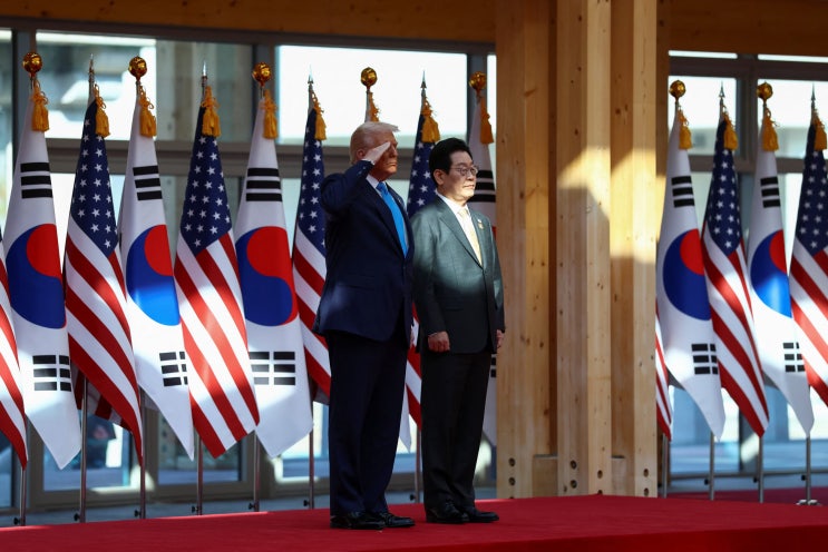 <b>APEC 정상회의</b> 핵잠수함 기술 공유와 금관 267돈 한미 회담... 