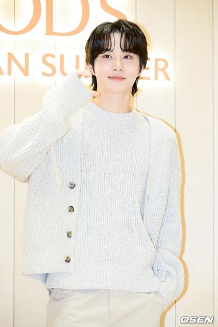 NCT <b>정우</b>, 입대 전 첫 단독 <b>팬미팅</b> 개최! 사랑이 넘치는 달콤한... 