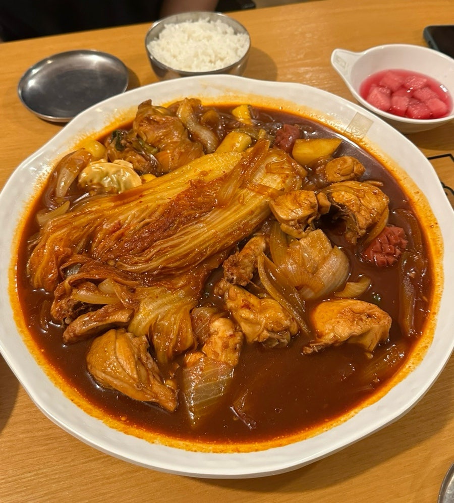 동궁찜닭 김천혁신점 사진 1