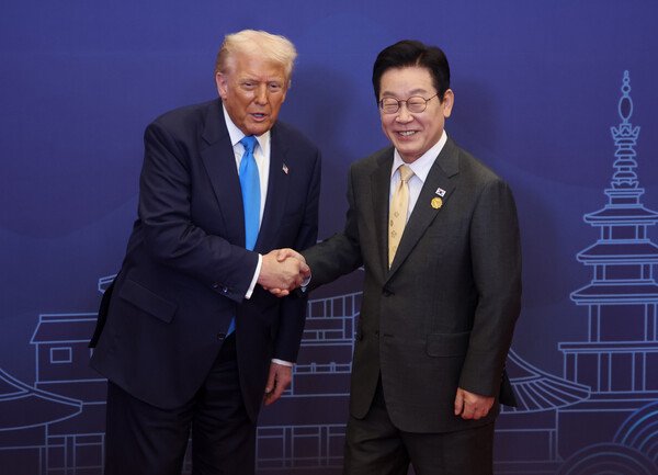 APEC2025 <b>트럼프</b> "韓 핵<b>추진</b> 잠수함 건조 승인”···군사... 