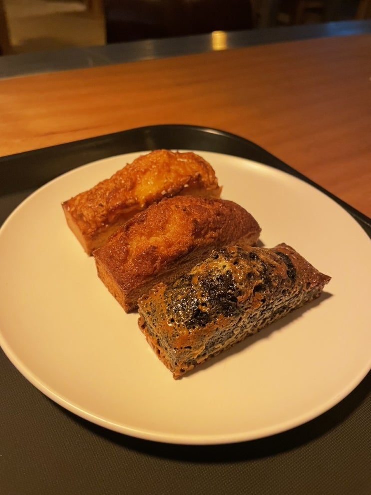  휘낭시에 최애맛집 전북대 평화와평화 연애 초반 데이트 소개팅하기 좋은 전북대 카페 덕진동디저트맛집 러닝인증할인