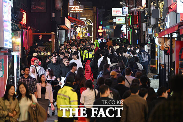 [속보 해설] 핼러윈 밤, <b>이태원역</b> ‘<b>무정차 통과</b>’ 조치 — 나는... 
