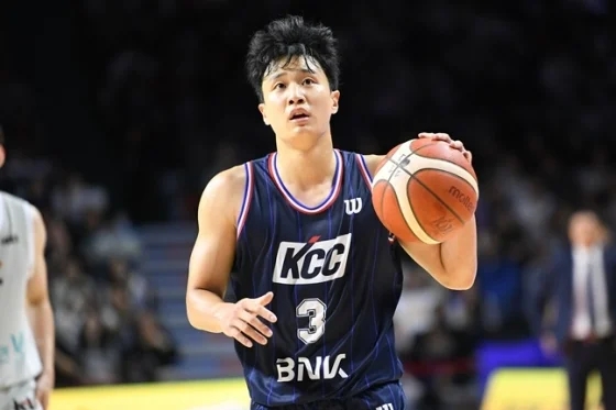  KCC 허웅 1라운드 MVP 수상 프로 데뷔 후 처음 수상 기록