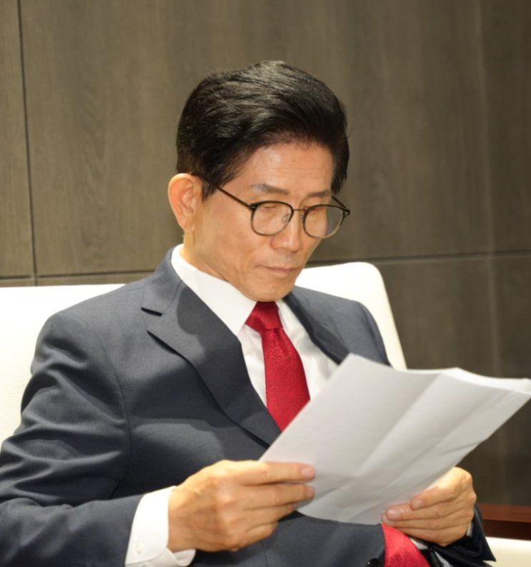 김문수 전 대선후보, 'GTX 수서역 명함 살포' 혐의로 검찰 송치