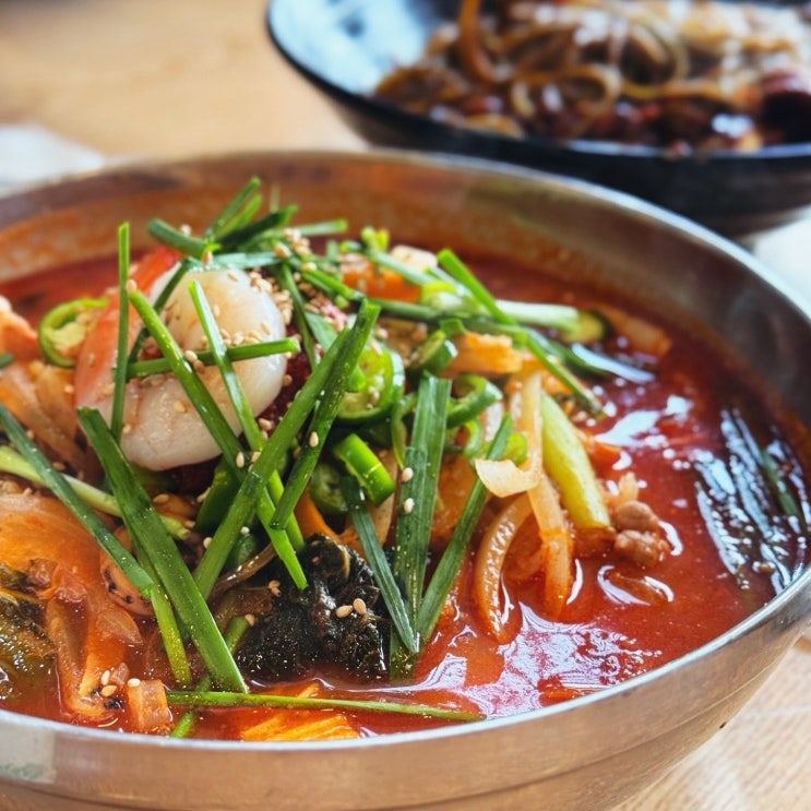  금산 추부면 짜장면 맛집 여래향 초록색 면의 특별함과 새콤달콤 탕수육까지