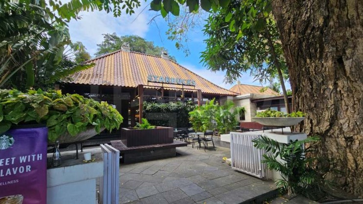  Starbucks Sanur – 사누르 비치 인근 커피 카페