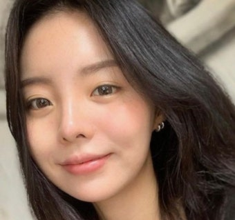 제이홉 누나 정지우, 의류 브랜드 ‘차미즈’ 운영 종료 선언… “10년의 여정, 새로운 출발....