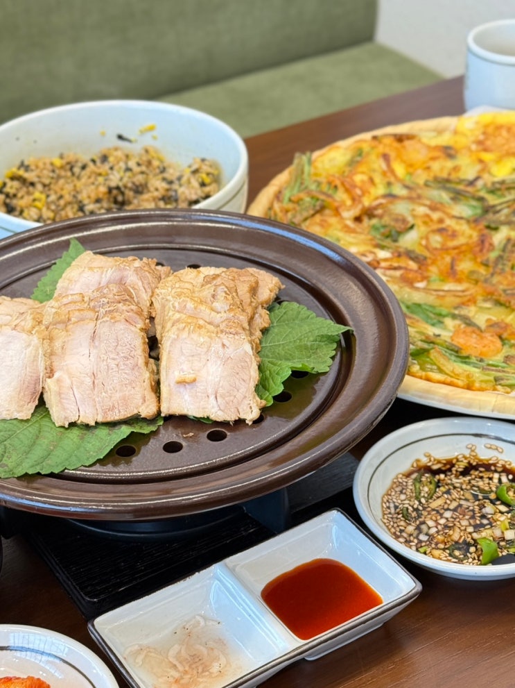  광주 봉선동 맛집 남구청 근처 주월동 고향보쌈칼국수