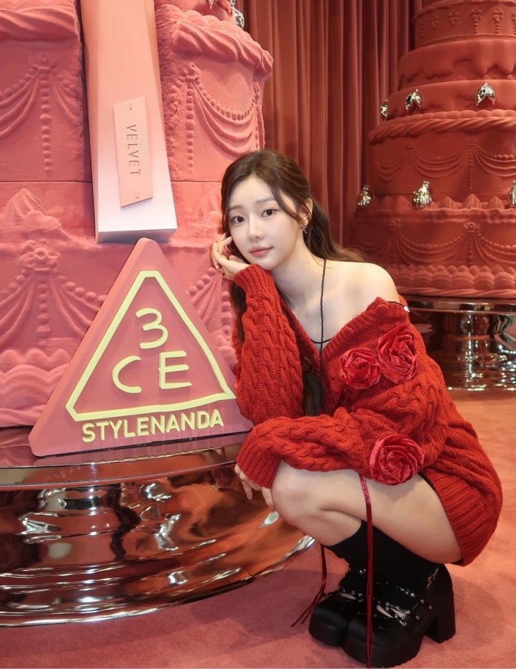  12kg 감량 이시안, 달라진 몸매와 강렬한 레드 장미 가디건으로 섹시미 폭발!