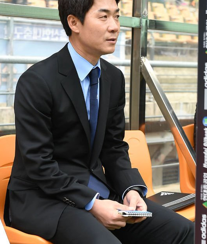 <b>인천</b> 유나이티드 <b>윤정환 감독</b>의 <b>재계약</b>과 구단 비전의 중요성