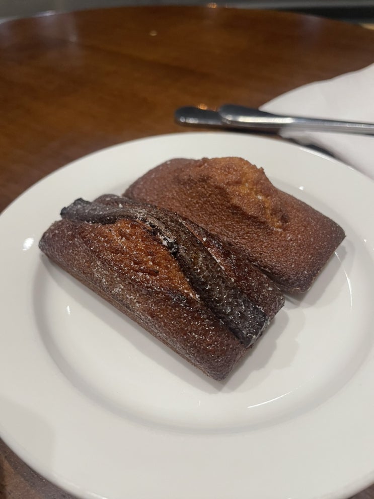  추천받은 전주 휘낭시에 맛집 VMS커피 브이엠에스커피 전주느좋카페 효자동무료주차장 효자동3가카페