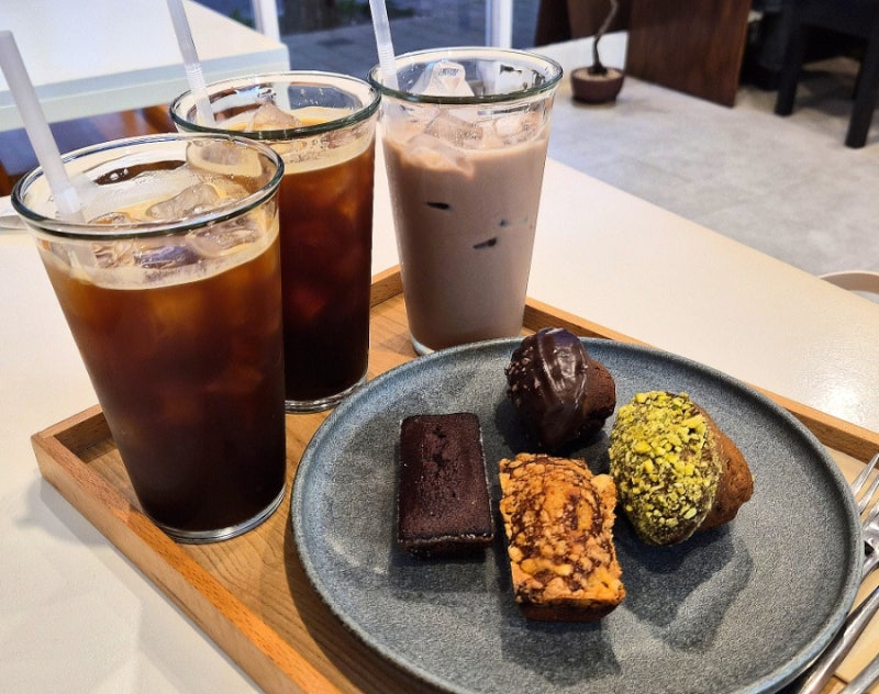 [상봉/카페] 망우역 근처 휘낭시에 맛집! 베이커리 카페 세훈