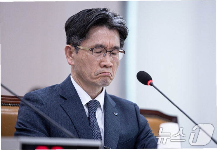 <b>오동운 공수처장</b>, <b>해병</b>대 <b>특검</b> 출석: 수사 지연 의혹과 진실 공방