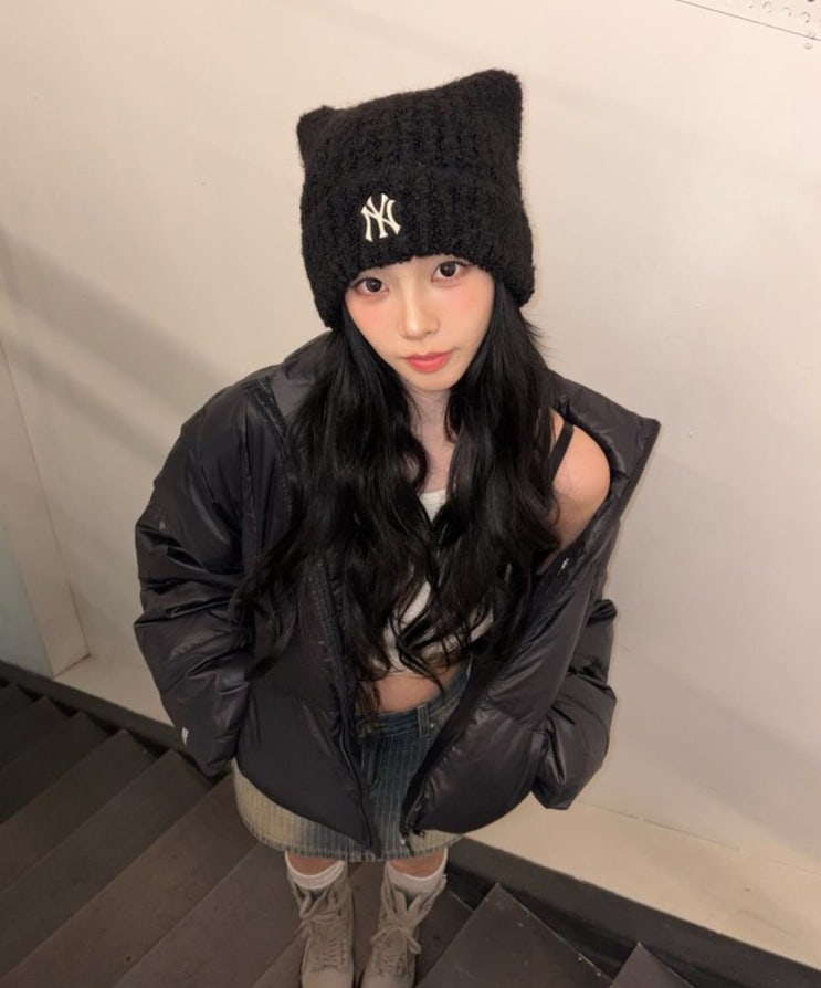 <b>에스파 카리나</b> 검은 고양이 <b>미모</b>