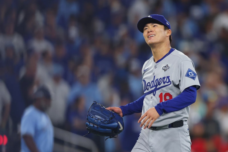 [오늘의 PS] (11/1) '야마모토 6이닝 1실점' 다저스, 토론토에 3-1 신승...WS는 7차전으로!