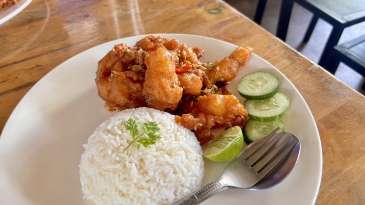  치앙마이 아이랑 가기 좋은 님만해민 치킨 맛집 Tom’s crazy