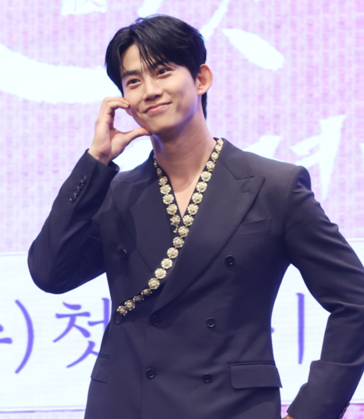 <b>옥택연 결혼발표</b> 예비신부 정보 나이, 팬들도 놀란 깜짝 소식에... 