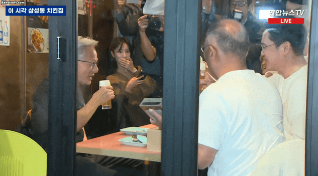 젠슨황 이재용 정의선 <b>깐부</b>치킨 치맥<b>회동</b>에 이은 이재명<b>대통령</b>... 