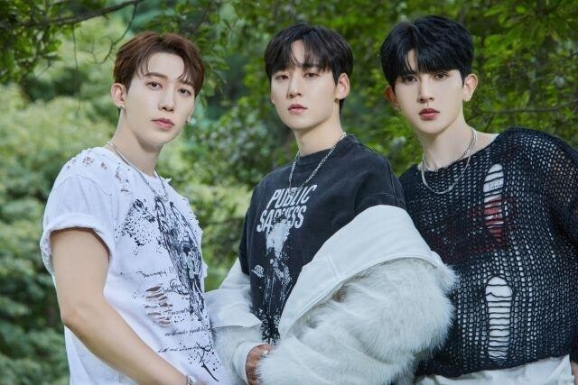 유키스 훈&기섭&케빈, 새 유닛 'UX1' 결성!팬들에게 인사… 일본 공연도 기대된다