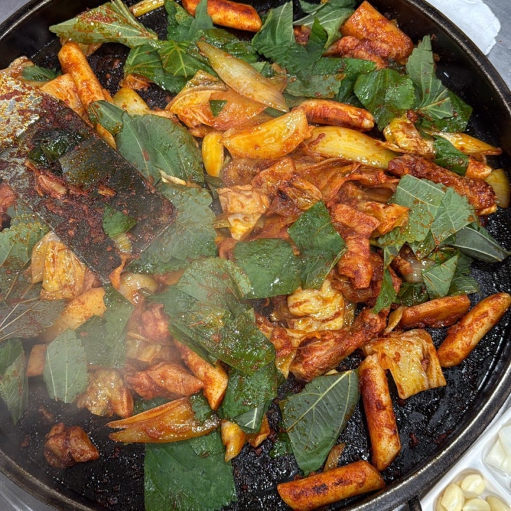  [서울 | 답십리역맛집 ] 퇴근길마다 날 냄새로 괴롭히던 전통춘천닭갈비... 드디어 먹어봄