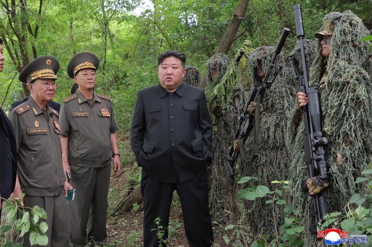 北 <b>김정은</b>, 한중회 담날 <b>특수부대</b> 찾아 "싸우면 이기는 강군"