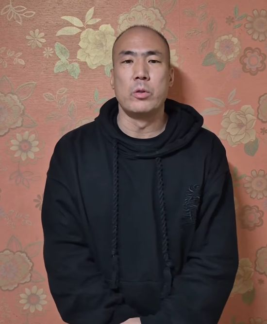 <b>정상수</b>, '<b>윤 어게인</b>' 구호 <b>사과</b>…"정치 잘 몰라, 부적절한 발언... 