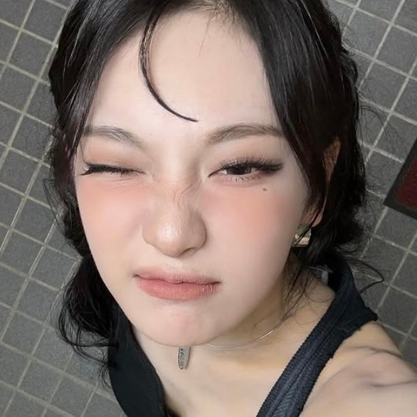 aespa ニンニン 無修正写真シェア (16)