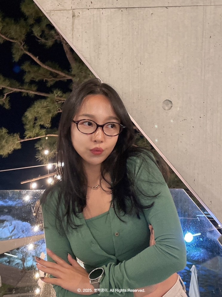  여자 레오파드 뿔테안경 추천 강민경 착용 나인어코드