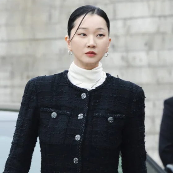 <b>장윤주 가슴</b> 의혹 해명 "세자매 중 제일 작다"