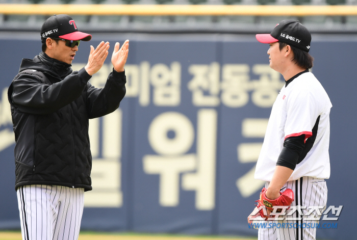 기량향상을 이끌었던 <b>김경태</b> LG 2군 총괄 & <b>투수코치</b>를 영입했다