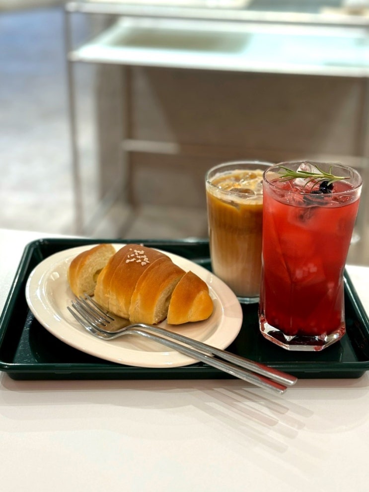  지산동 범물동 카페 [이오커피] 소금빵 바닐라빈라떼