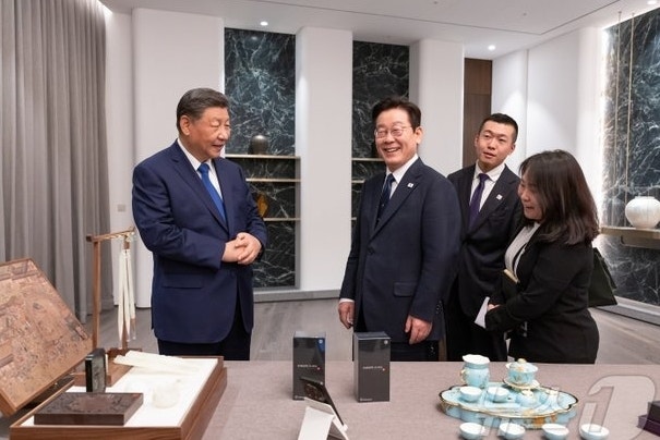 경주 정상회담, 시진핑의 <b>샤오미폰</b> 선물에 이재명 “<b>통신보안</b>... 