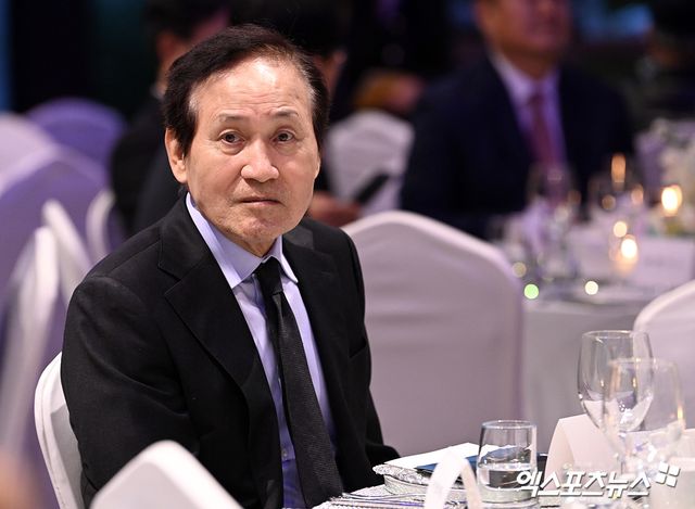 '<b>혈액암 투병</b>' <b>안성기</b> 근황 전해졌다…박중훈 "웃는 모습에... 