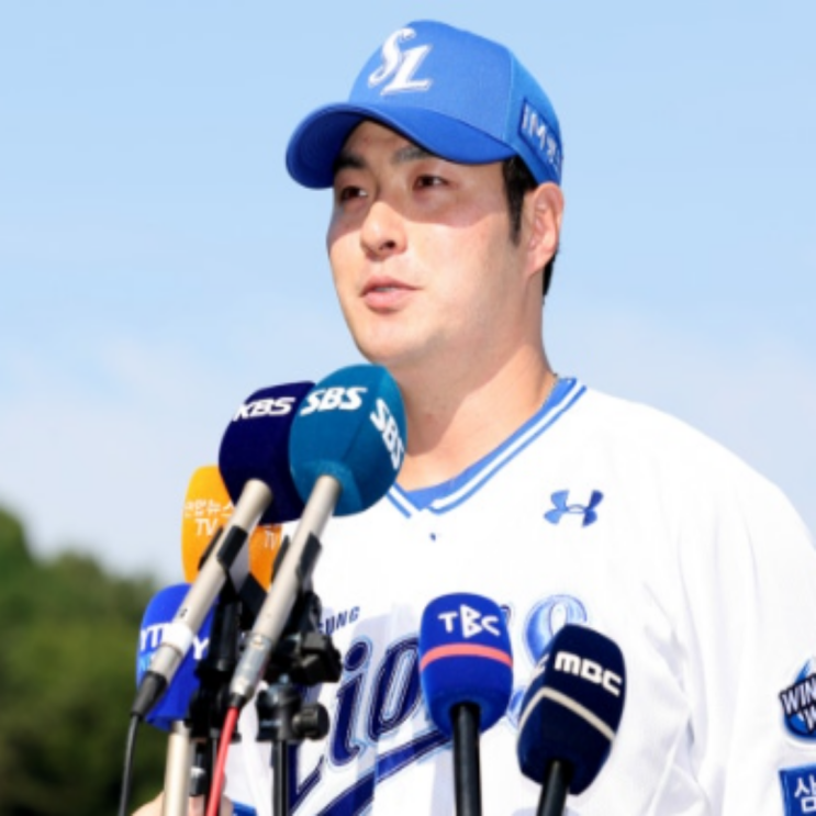 국민거포의 아쉬운 퇴장!! 박병호 키움 복귀설 대신 은퇴소식으로 정든 그라운드와 이별!! 통산 6번의 홈런왕을 기록했던 리그 최고의 거포였다!! 넥센으로의 트레이드는 신의 한수!!