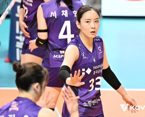 이나연, 흥국생명 사령탑은 어떻게 지켜봤나 "침착하고 좋은 선수"...신인감독 김연경 출연 ....