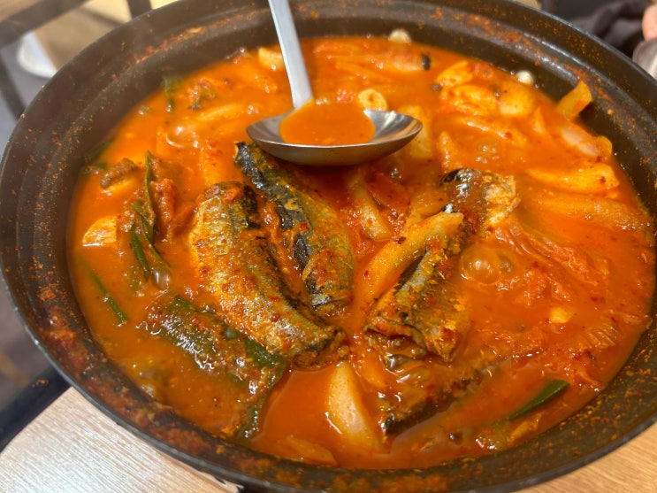  [안암역] 따끈한 꽁치김치찌개와 소주한잔, 고려대학교 한식맛집 <오성식당>