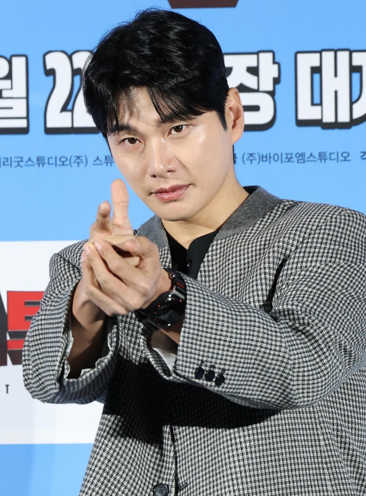 배우 <b>이이경 사생활 루머</b> 유포자 <b>고소</b>... “합의 없이 끝까지... 