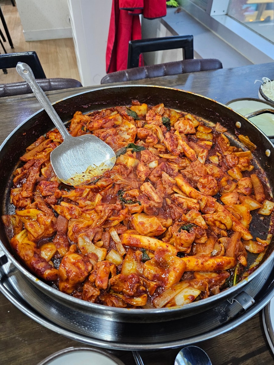 춘천닭갈비막국수 신원점 사진 1