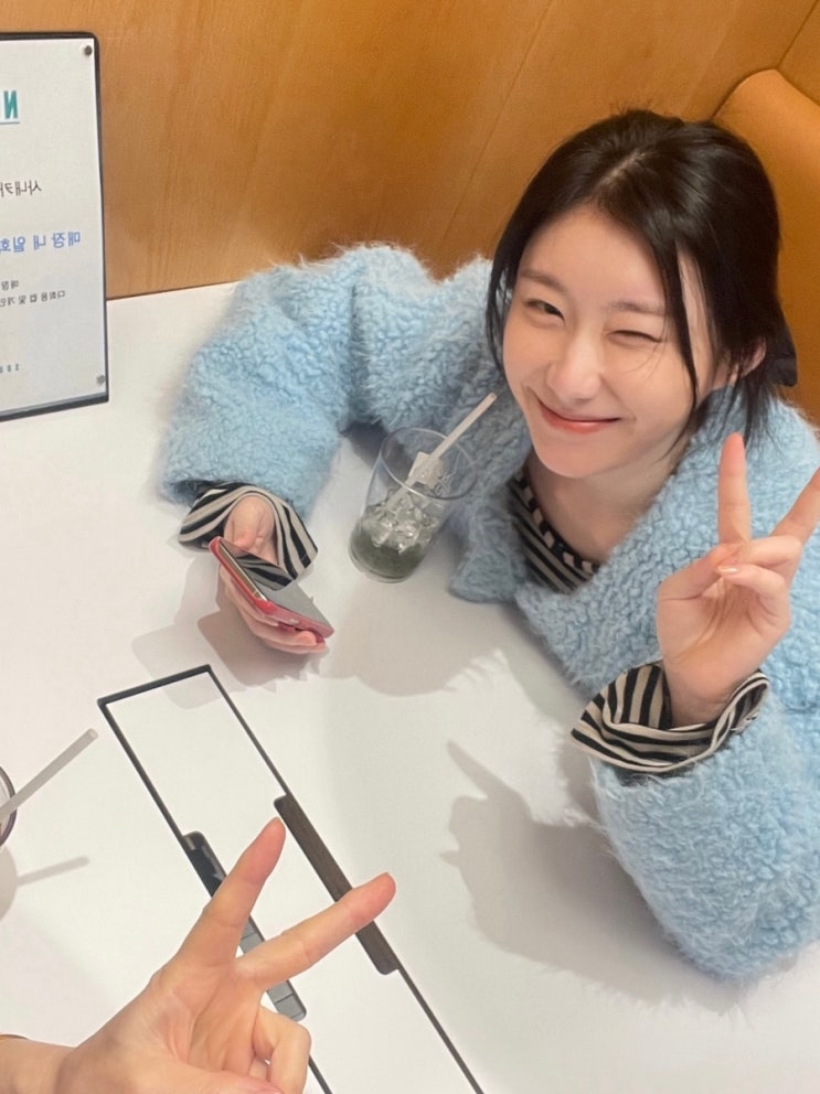  있지 채령 포슬포슬 퍼자켓과 안경으로 할머니 무드 겨울 데일리룩!
