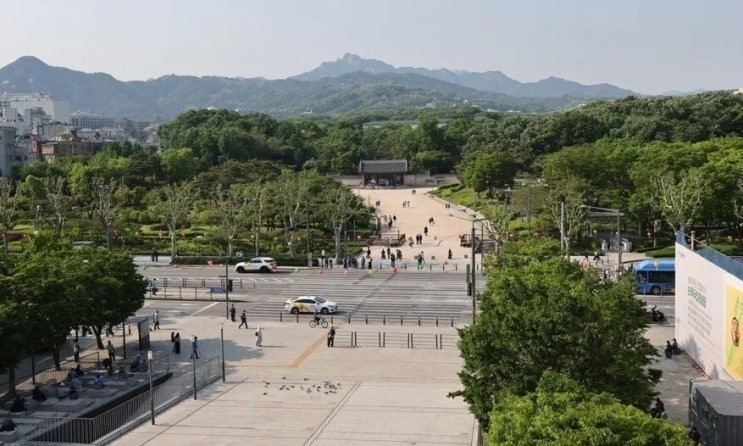 주거 안정 대책 반대를 넘어 유네스코 경고 <b>종묘</b> <b>훼손</b>까지