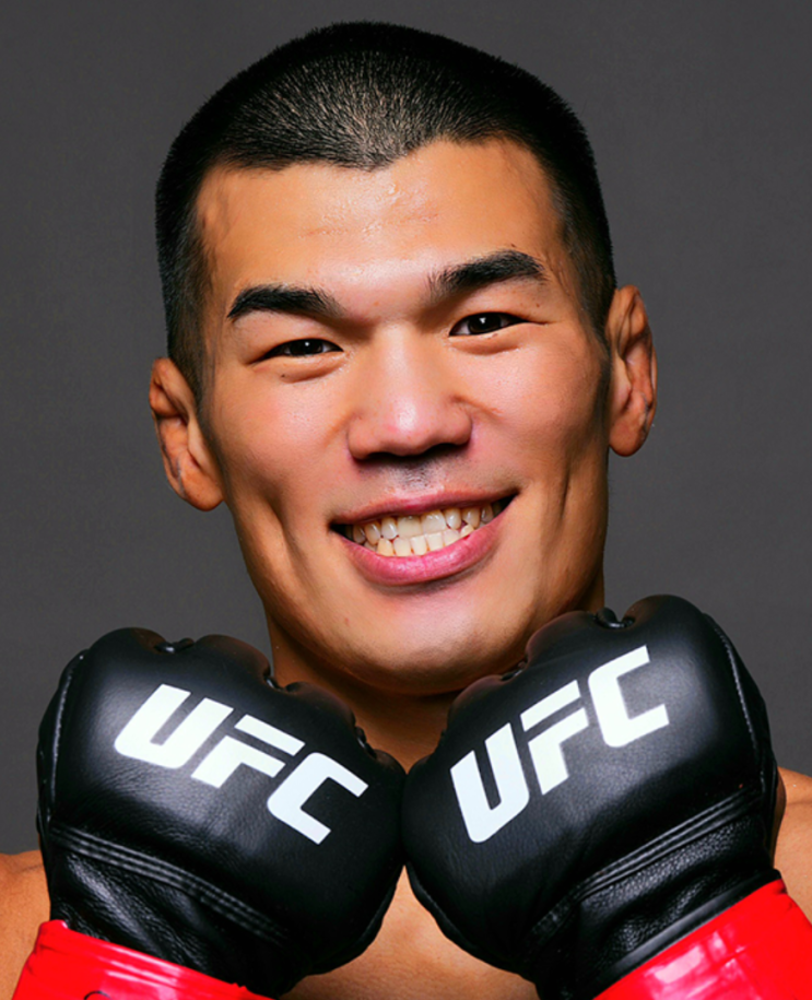   [UFC Fight Night 263] 고석현 vs 필립 로우 - 승자는 고석현 선수님!!! 축하드립니다