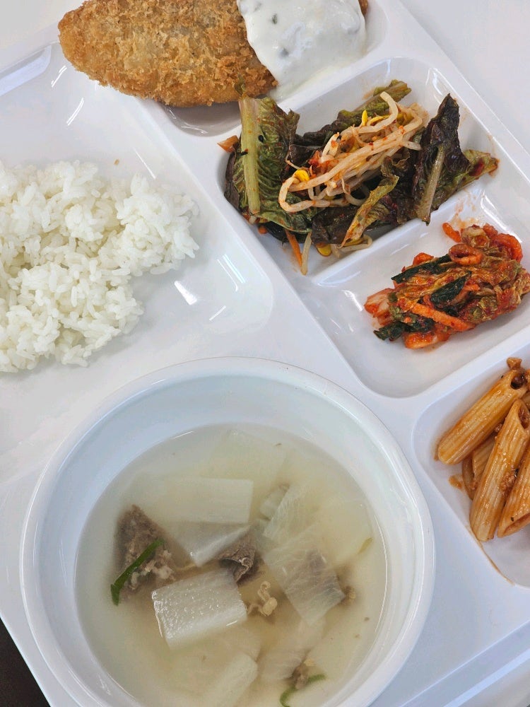 ☆단체급식☆소고기뭇국/생선가스*타르타르소스/라구펜네파스타/콩나물상추무침/배추김치