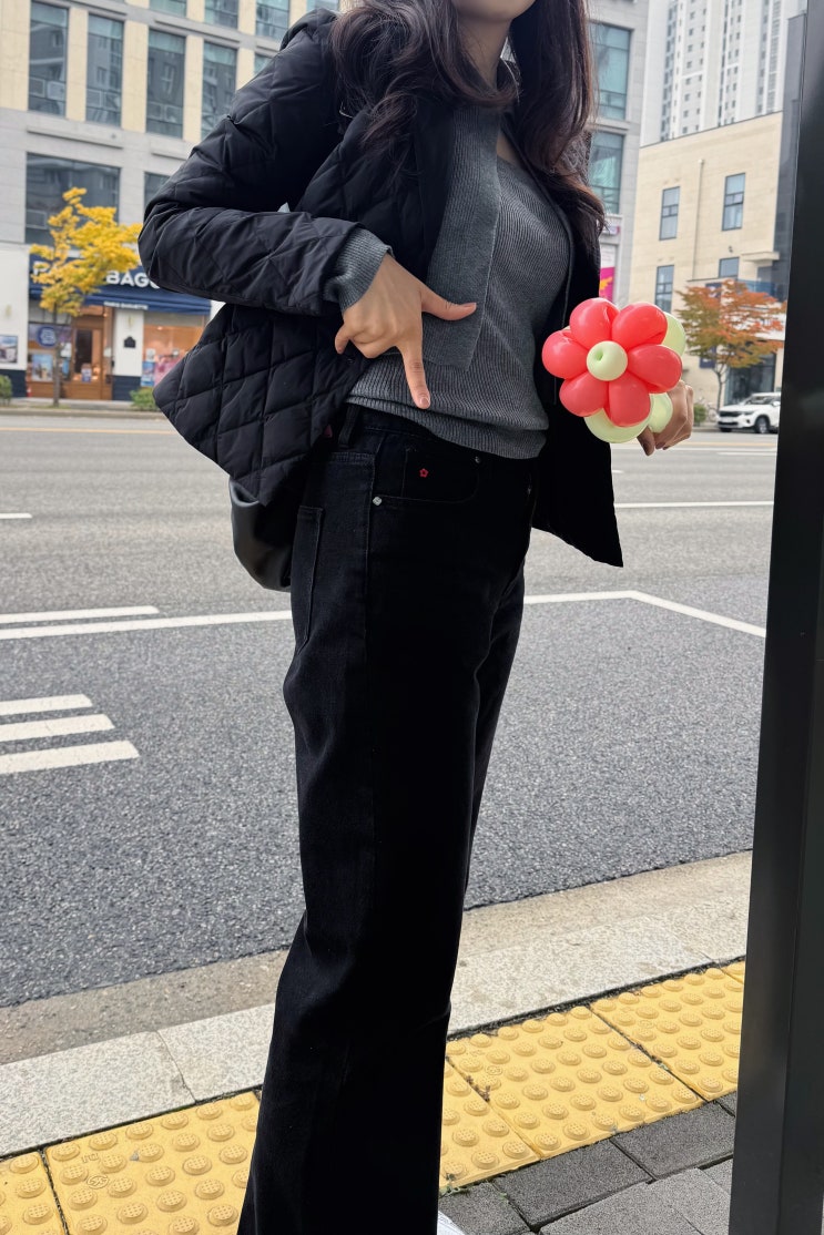  30대여성쇼핑몰 추천 히어리HEEARI 직장인 블랙진 와이드 청바지로 하체비만 보완과 편리함 선택