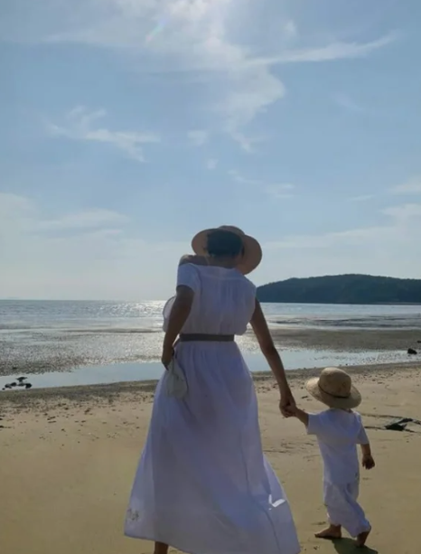 문가비 6년 만의 복귀, 진심을 담은 미소로 전한 응원