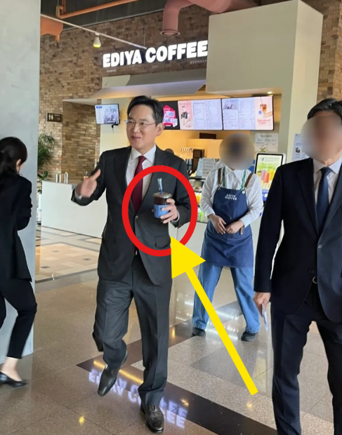   “이재용 회장님이 준 5만 원, 가보로 모실게요”…APEC 카페 직원의 감동 사연