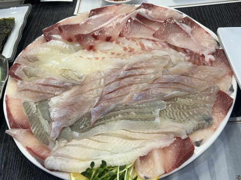 일산 마두/백석) 이동네에서 여기 횟집 모르면 간첩!! 두툼하고 큼직한 회가 일품 가시고기